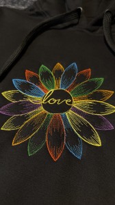 Bluza z TWOIM haftem RAINBOW DAISY z kapturem / wzór haftu